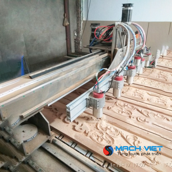 Máy CNC 6 đầu phay